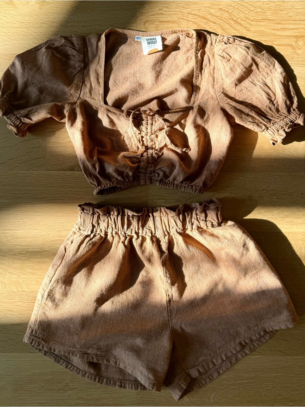 Lykke Wullf Beige Linen Cotton Crop Top Blouse And Juniper Shorts Set XS /S